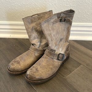 Frye Veronica Short Gray Distressed Booties